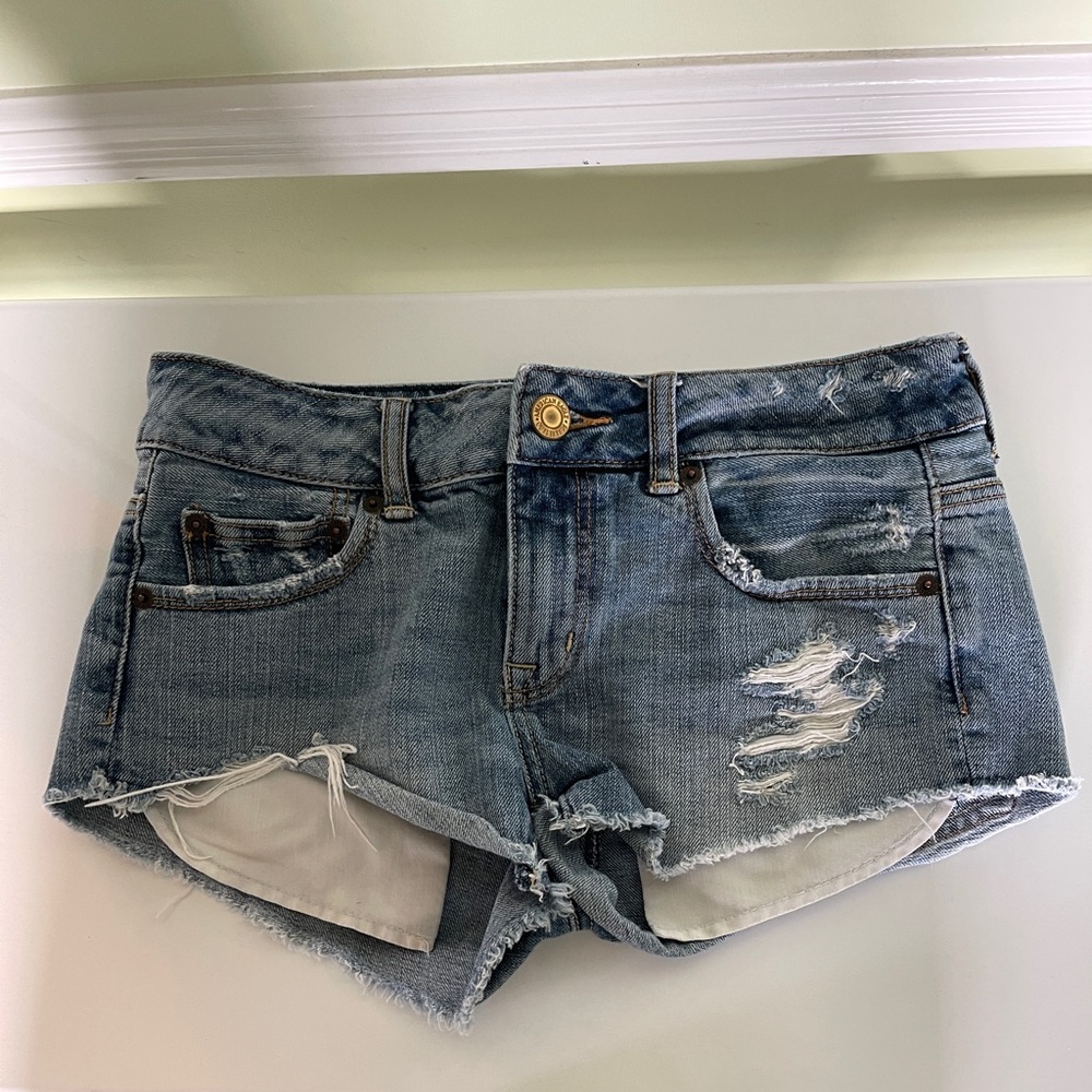 American Eagle low-rise shorts